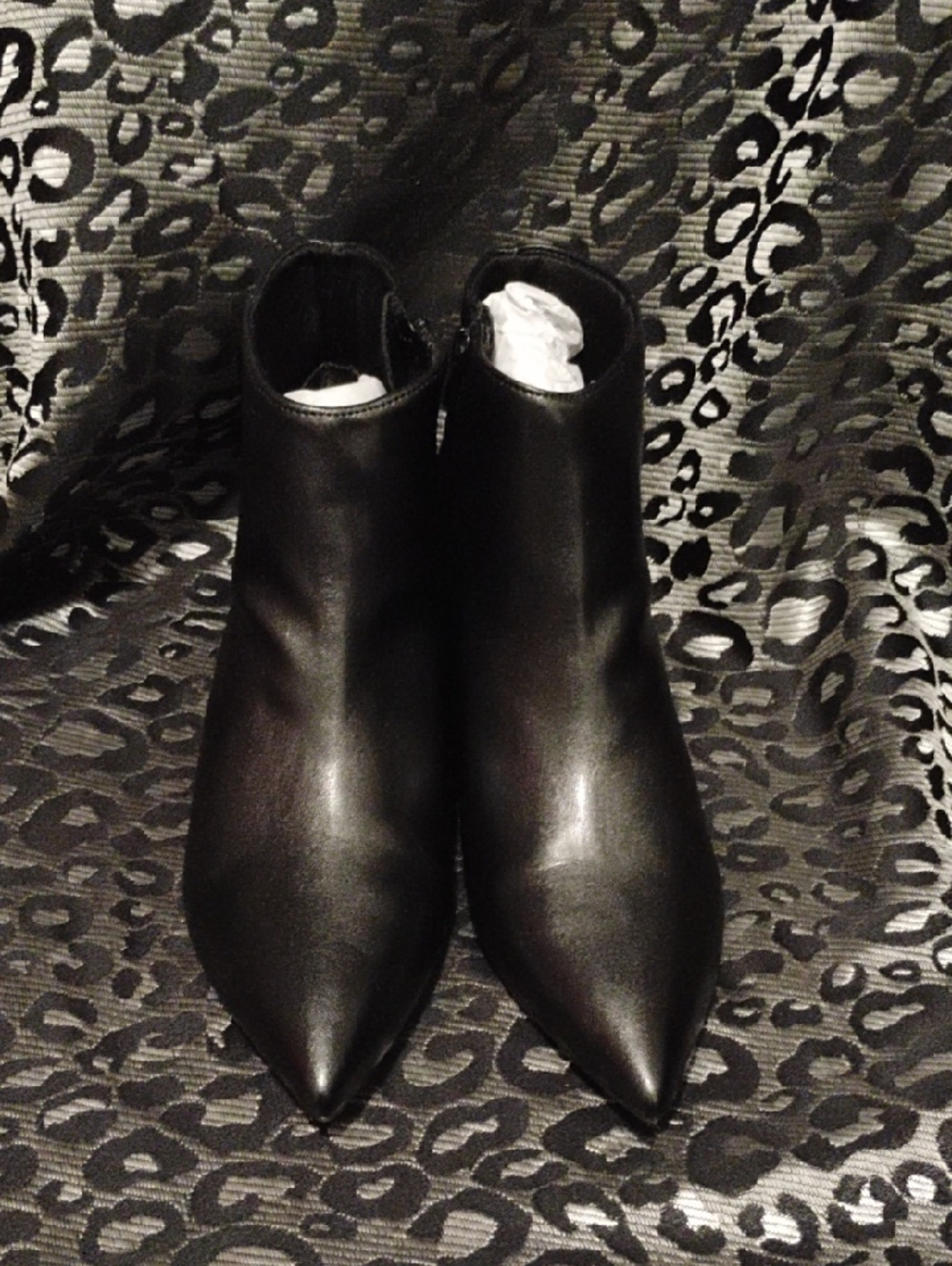 Life Stride Black Pointed Toe Ankle Booties NIB